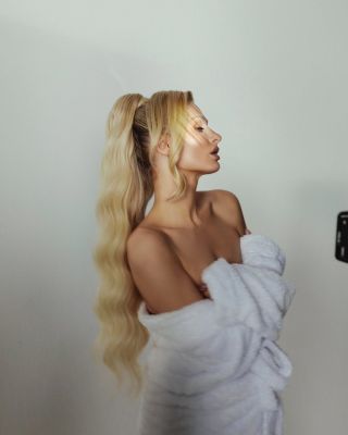 „Paris Hilton již desítky let udává trendy a překračuje hranice,“ říká Michaeline DeJoria, generální ředitelka společnosti...